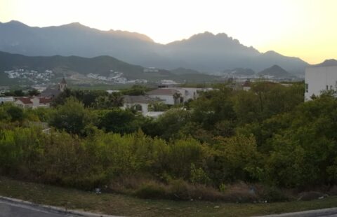 Terreno en Portal del Huajuco