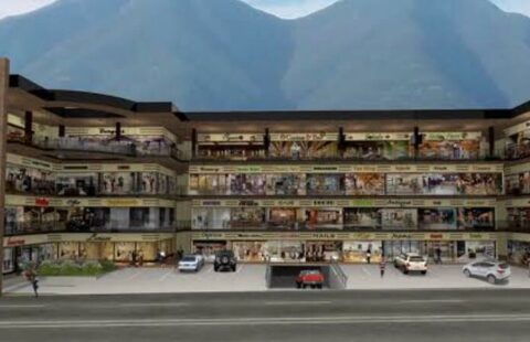 Local Comercial en Renta en Plaza Santa Mónica, en Col. Contry